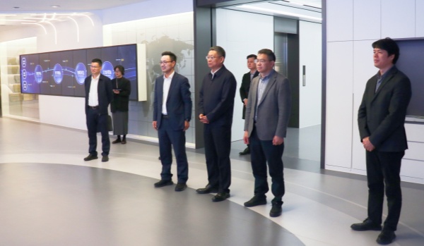 农业农村部耕地质量和农田工程监督保护中心主任吴洪伟一行莅临托普云农调研